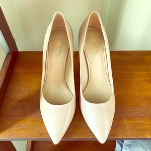 MK tan heels new never worn...